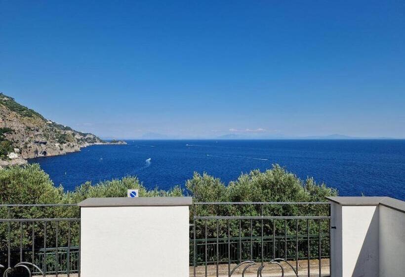 פונדק Holiday Double