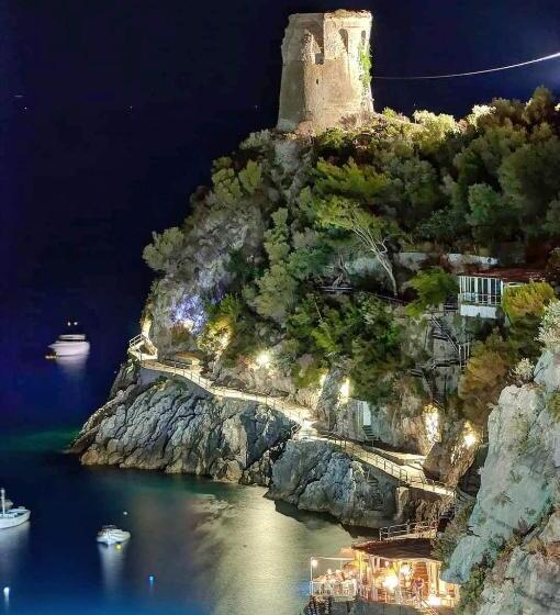 פונדק Holiday Double