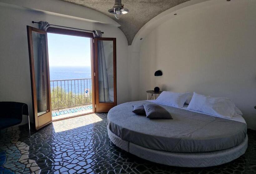 פונדק Holiday Double