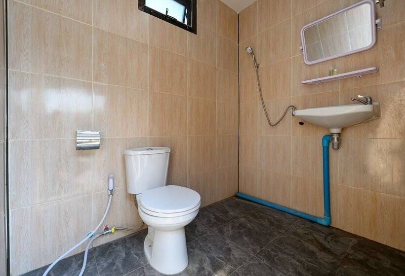 בית מלון כפרי Beung Sampathuan Nakornchaisri Resort