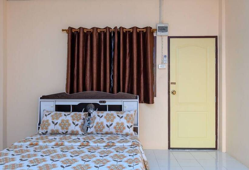 בית מלון כפרי Beung Sampathuan Nakornchaisri Resort