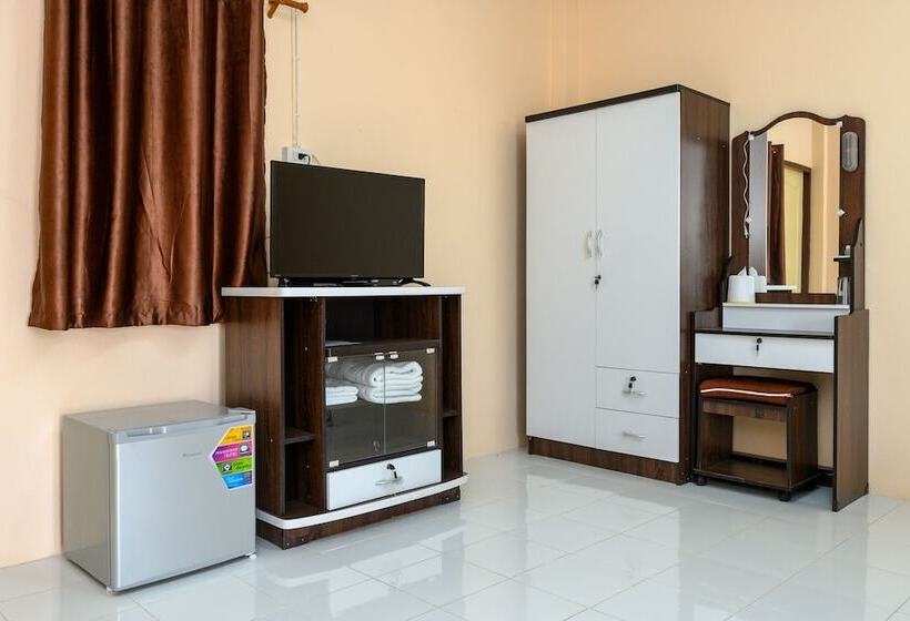 בית מלון כפרי Beung Sampathuan Nakornchaisri Resort