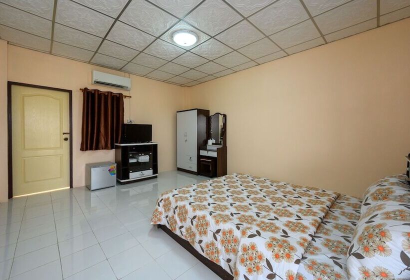 בית מלון כפרי Beung Sampathuan Nakornchaisri Resort