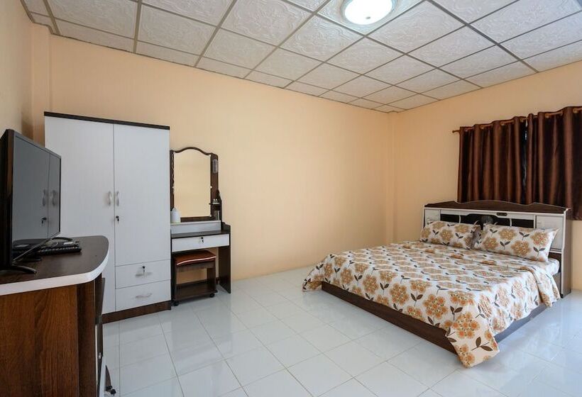 בית מלון כפרי Beung Sampathuan Nakornchaisri Resort