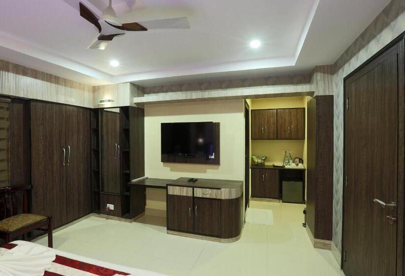 فندق Blue Bird, Nagaon