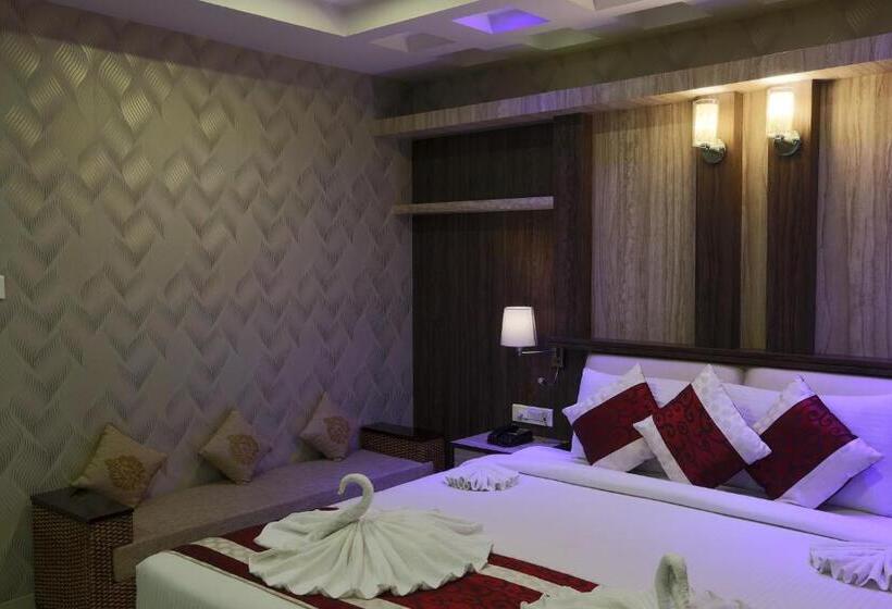 فندق Blue Bird, Nagaon