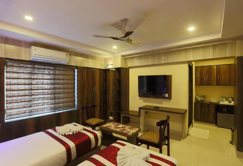 فندق Blue Bird, Nagaon