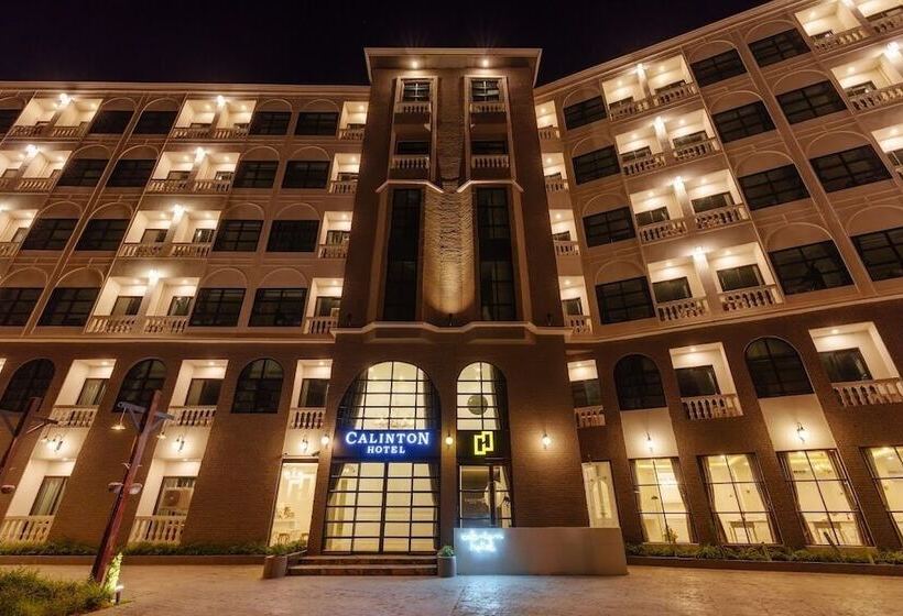 호텔 Calinton