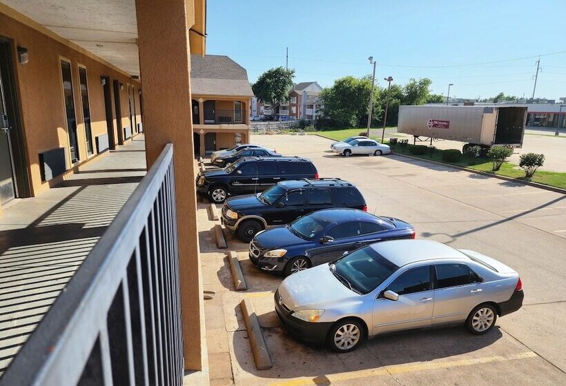 فندق Executive Inn