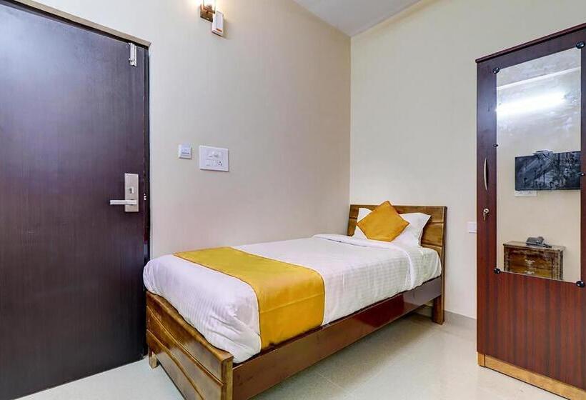 Hotel Fabexpress Uv Residency   700m From Coimbatore International Airport