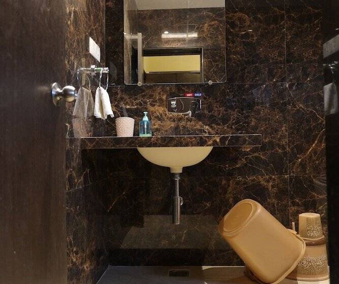 فندق Galaxy Deluxe