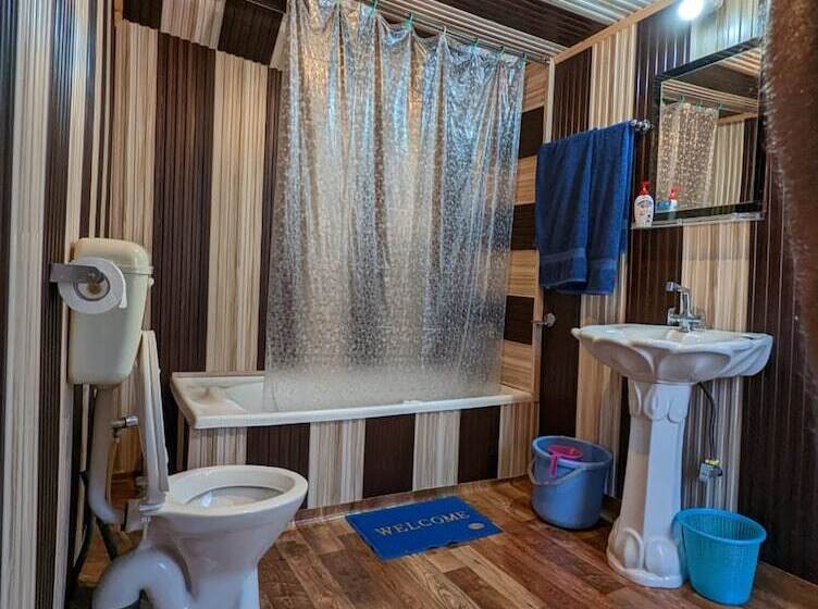 ホテル Golden Hopes Group Of Houseboats