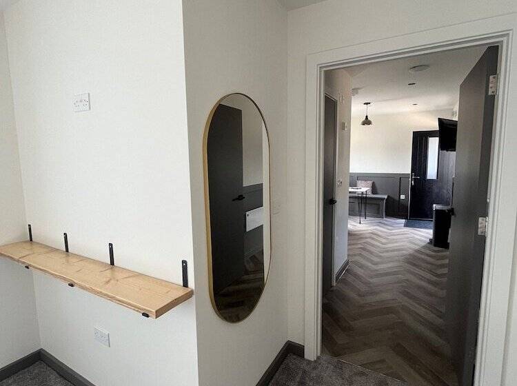 בית מלון כפרי Goodstay Lodges By Urban Space