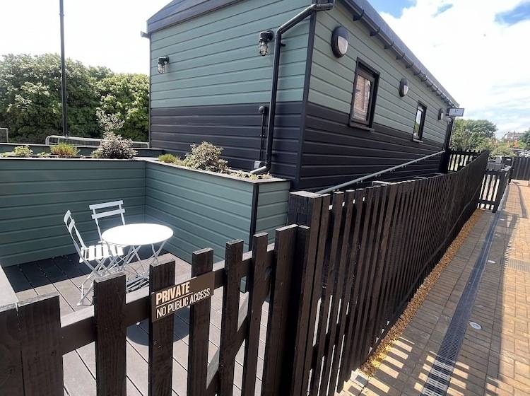 هتل Goodstay Lodges By Urban Space