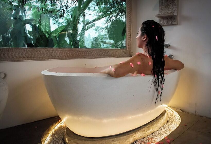 בית מלון כפרי Hot Stone Club Ubud