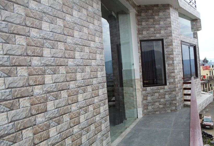 בית מלון כפרי Jalal Palace