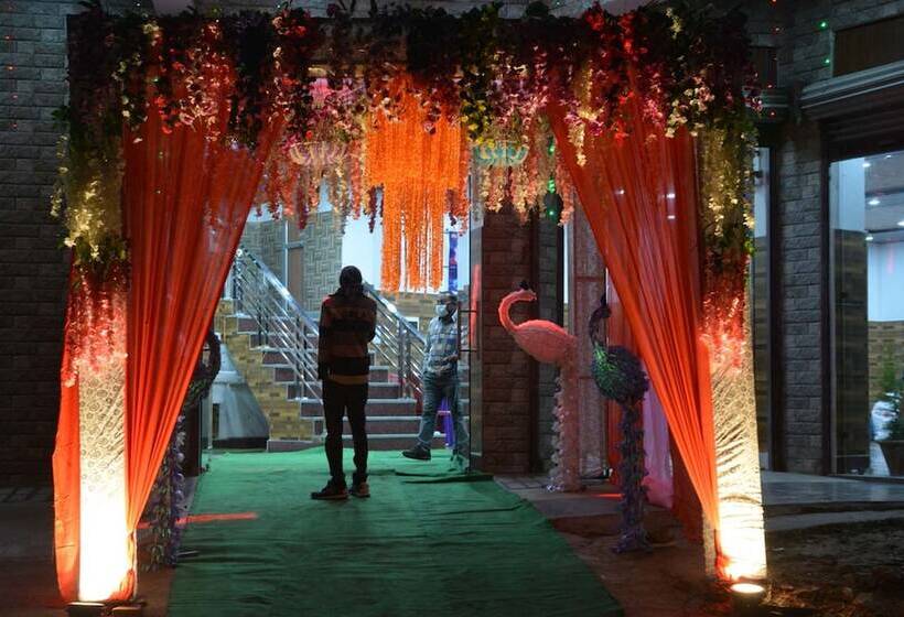 בית מלון כפרי Jalal Palace