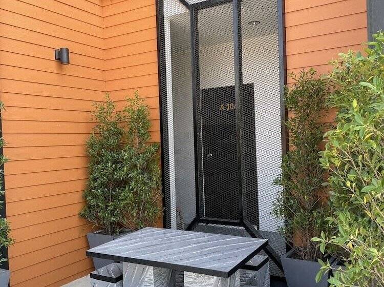 فندق Korner Grand