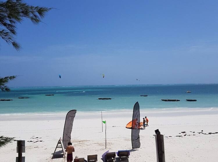 Отель La Base B&b