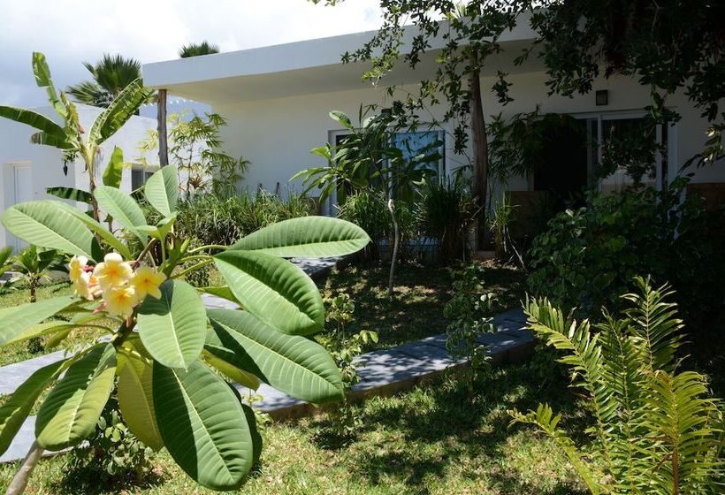 Отель La Base B&b