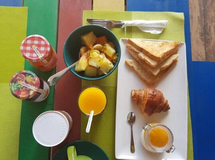 Отель La Base B&b