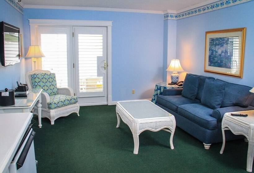 Отель Lilac Tree Suites