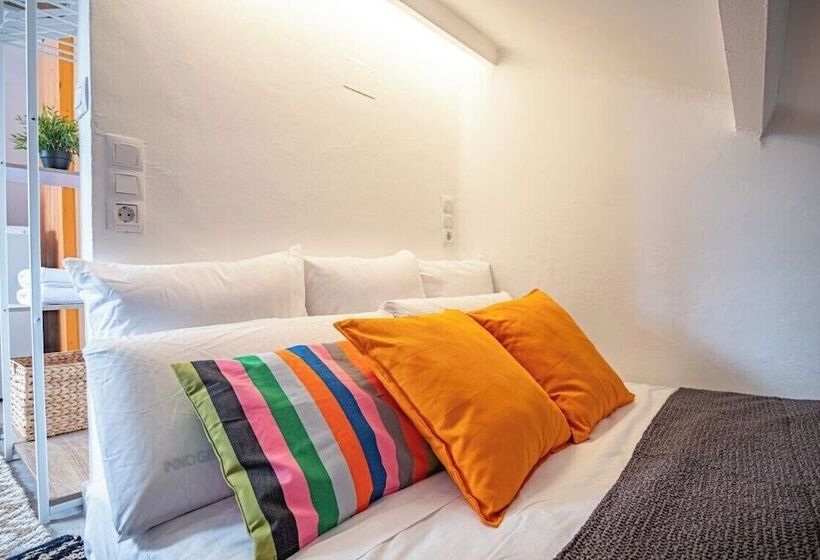 هتل Moona Hostal Altea