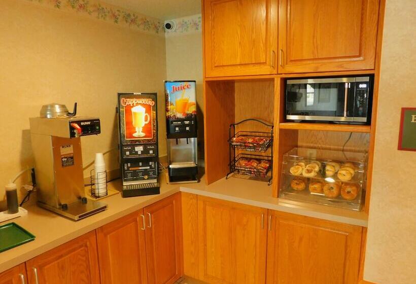 فندق Northwoods Best Inn  Turtle Lake