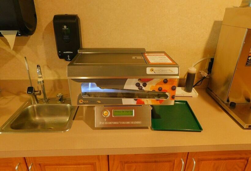 فندق Northwoods Best Inn  Turtle Lake