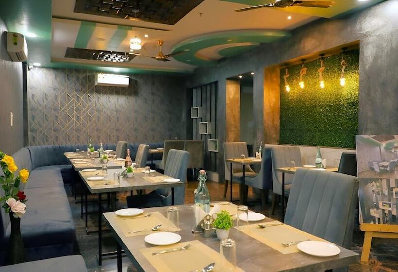 酒店 Ratan Palace By Evara