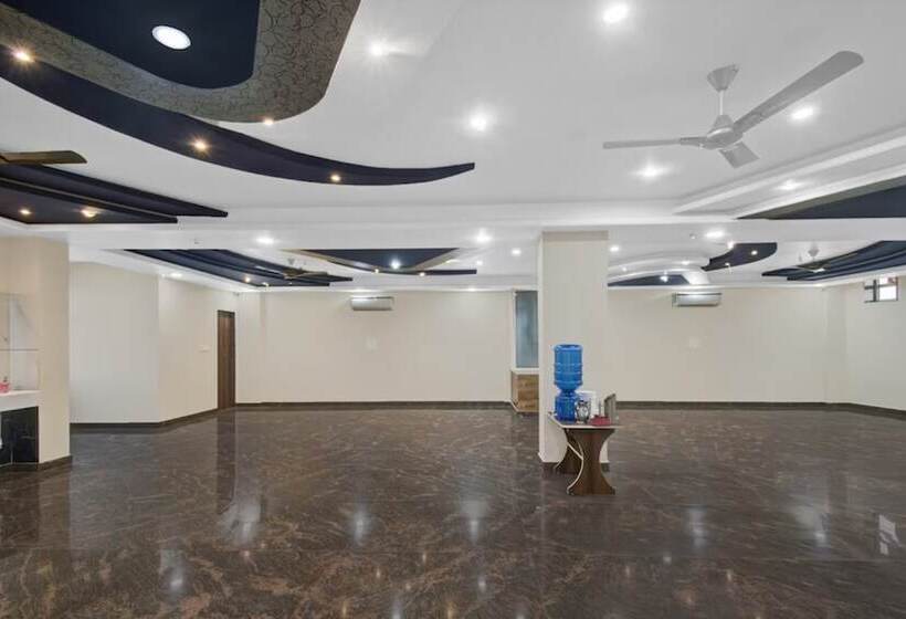 酒店 Ratan Palace By Evara