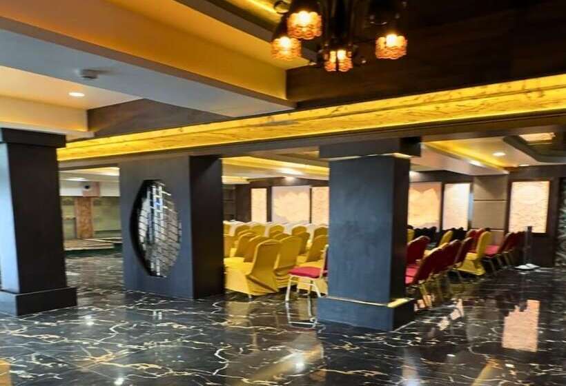 Отель Runway Inn