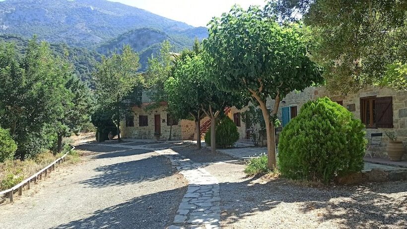 فندق ريفى Akros Oreon