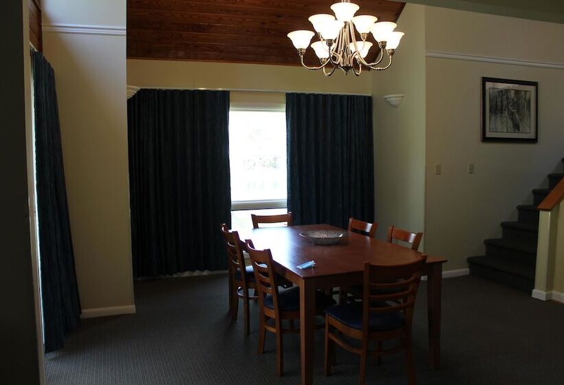 בית מלון כפרי Sand Castle Village