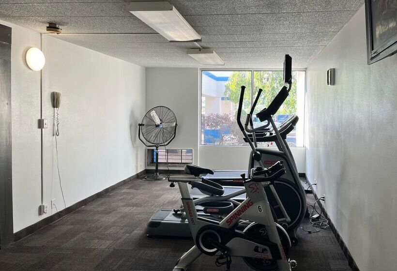 בית מלון כפרי Studio 6 Suites Clarion, Pa