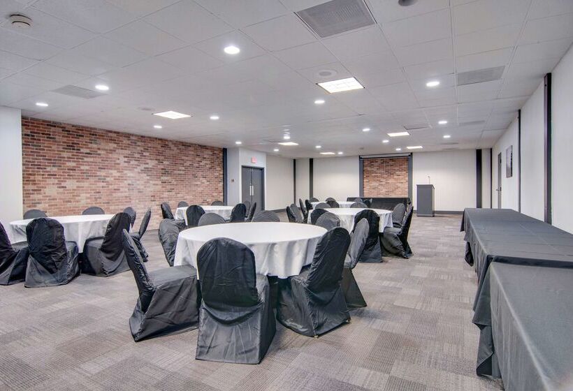 בית מלון כפרי Studio 6 Suites Clarion, Pa