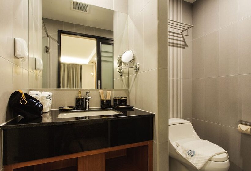 בית מלון כפרי Thapae Twins