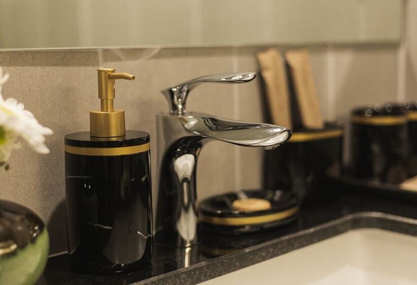 בית מלון כפרי Thapae Twins