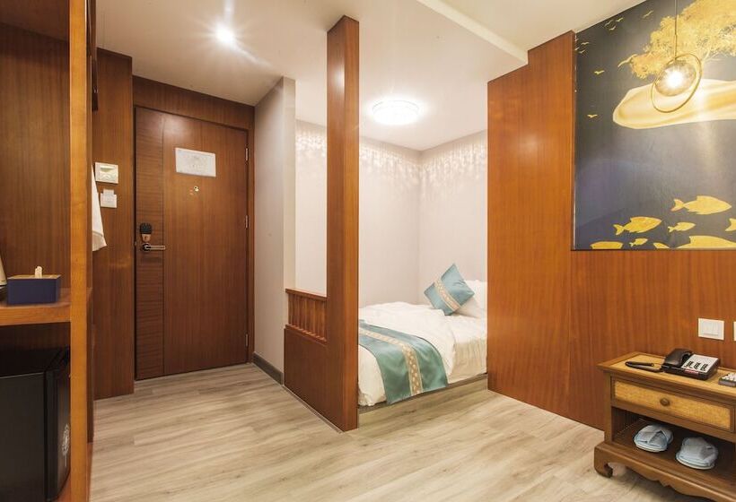 בית מלון כפרי Thapae Twins