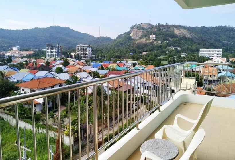 Hotel The Base Hua Hin