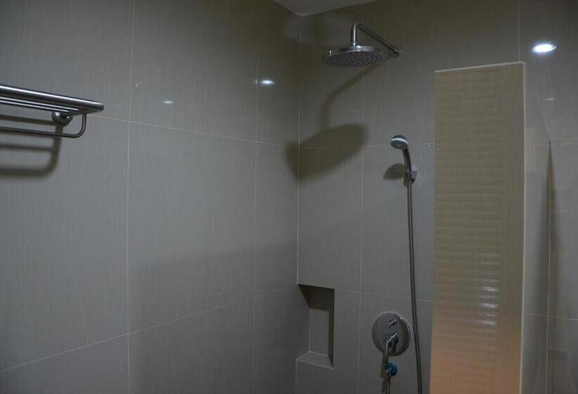 Hotel The Base Hua Hin