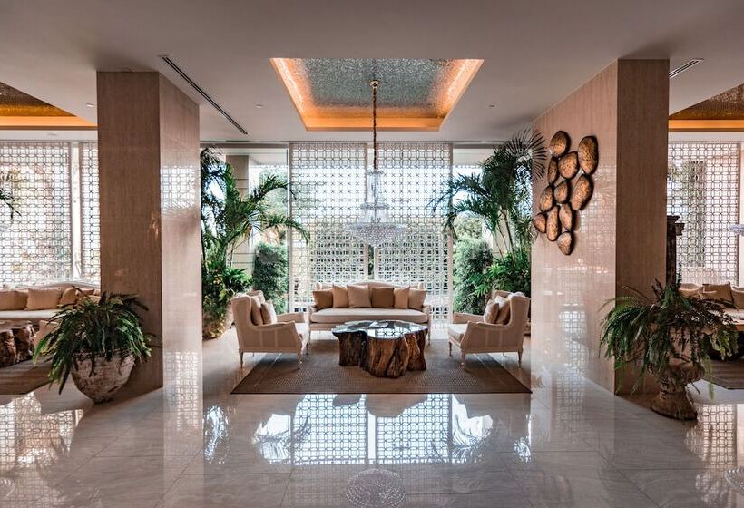 호텔 The Riviera Wongamat By Pattaya Holiday