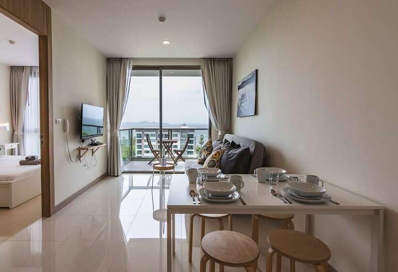 호텔 The Riviera Wongamat By Pattaya Holiday