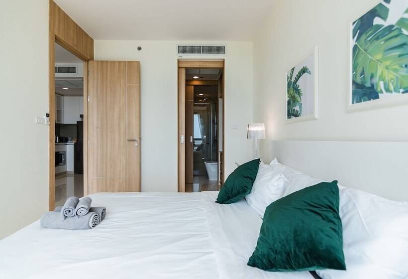 호텔 The Riviera Wongamat By Pattaya Holiday