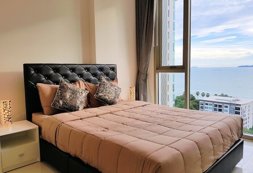 호텔 The Riviera Wongamat By Pattaya Holiday