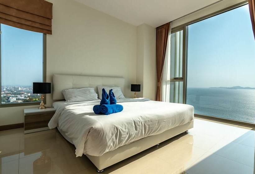 호텔 The Riviera Wongamat By Pattaya Holiday