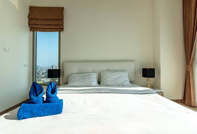 호텔 The Riviera Wongamat By Pattaya Holiday