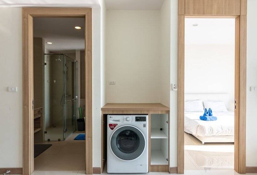 호텔 The Riviera Wongamat By Pattaya Holiday