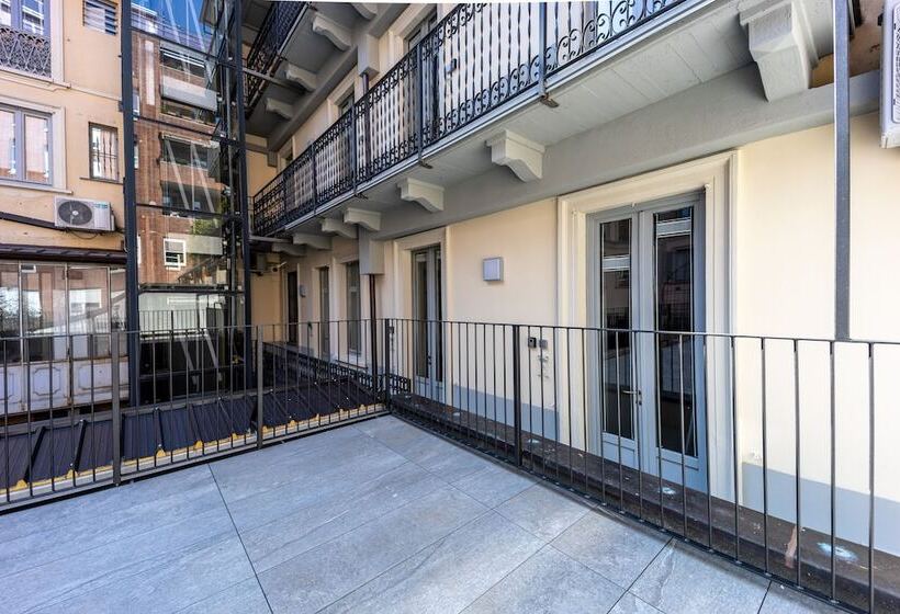 Italianway The B Village Standard