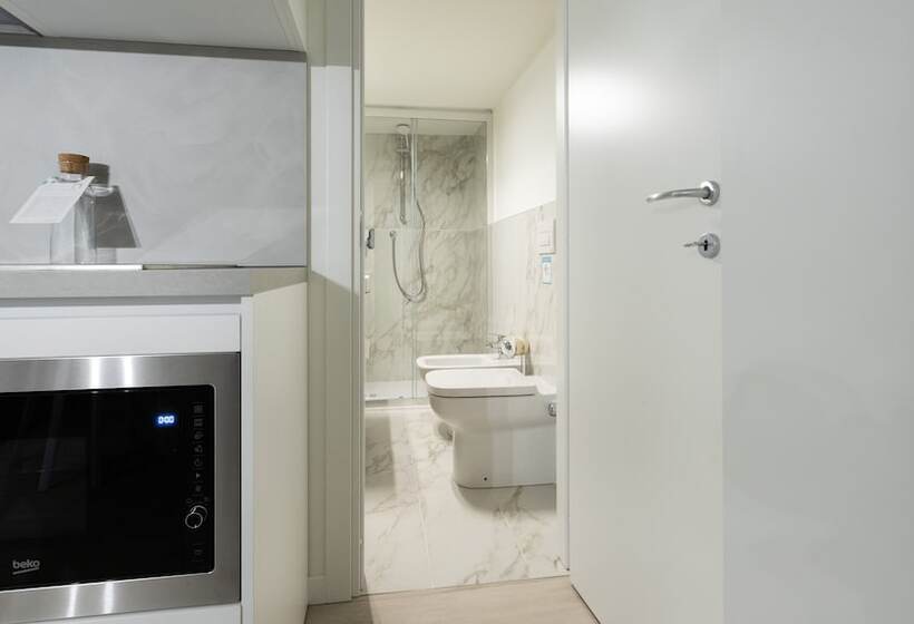 Italianway The B Village Standard